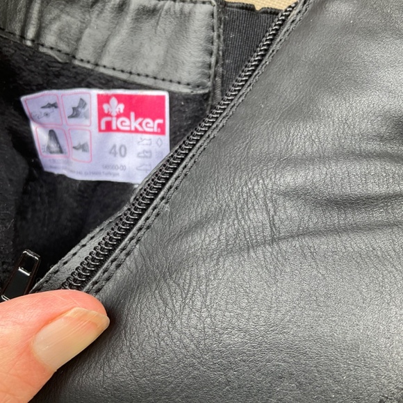 Rieker Black Leather Ankle Boot, size 40 - Picture 4 of 8